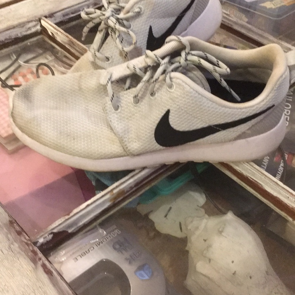 Nike Roche runs - Picture 2 of 3